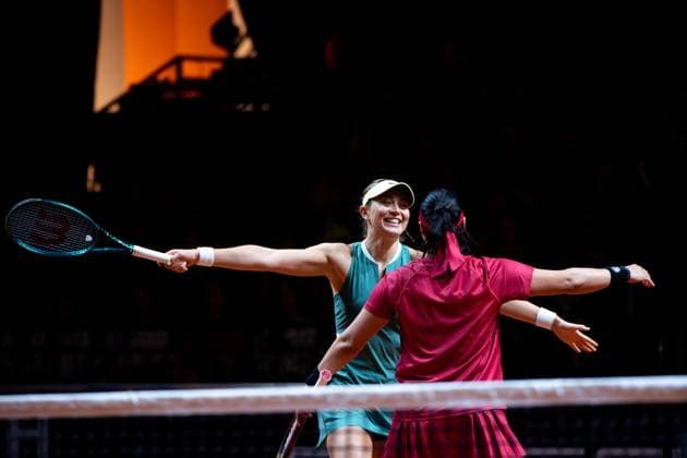 Paula Badosa Spain , Ons Jabeur Tunisia celebrate victory, Shuko Aoyama Japan , Nadiia Kichenok Ukraine vs Paula Badosa Spain , Ons Jabeur Tunisia , Womens Doubles, Round 1, GER, Porsche Tennis Grand Prix Stuttgart, WTA 500, 16 04 2024 GER, Porsche Tennis Grand Prix, WTA 500, 16 04 2024 Stuttgart Copyright: xEibner-Pressefoto Memmlerx EP_MMR