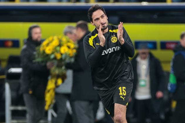 16 04 2024, Football, Season 2023 2024, UEFA Champions League, UCL, Quarter-final, Round 2, Second leg, Borussia Dortmund Atletico Madrid, Mats Hummels Borussia Dortmund is honored for 500 matches, Dortmund Signal Iduna Park NRW Germany xRHR PHOTO DEx Copyright: DennisxEwert RHR-FOTOx RHR-FOTO DE