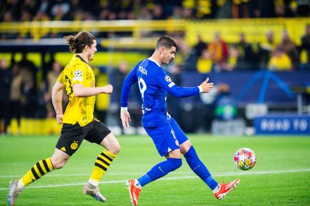 16 04 2024 Football, 2023 2024, UEFA Champions League, quarter-finals, Borussia Dortmund Atletico Madrid L R Marcel Sabitzer Dortmund , Alvaro Borja Morata Martin Atletico Madrid