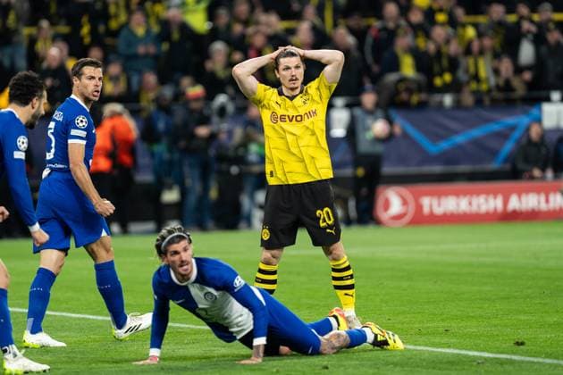 GER, UEFA Champions League, Borussia Dortmund vs Atlà tico Madrid Atletico Madrid 16 04 2024, Signal Iduna Park, Dortmund, GER, UEFA Champions League, Borussia Dortmund vs Atlà tico Madrid Atletico Madrid In the picture Marcel Sabitzer BV Borussia Dortmund, 20 annoyed, disappointed, angry, hands on head, gestures, facial expressions, emotions nordphotoxGmbHxx xChristianxSchulze nph000300
