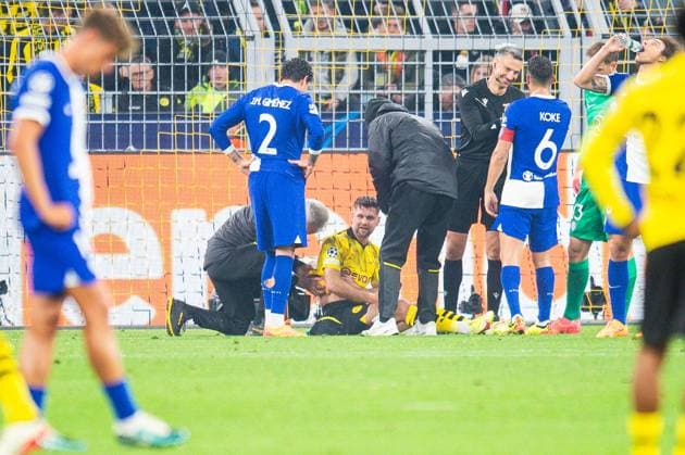 16 04 2024 Football, 2023 2024, UEFA Champions League, quarter-final, Borussia Dortmund Atletico Madrid M Niclas Füllkrug Dortmund injured, injury, treatment, on the ground