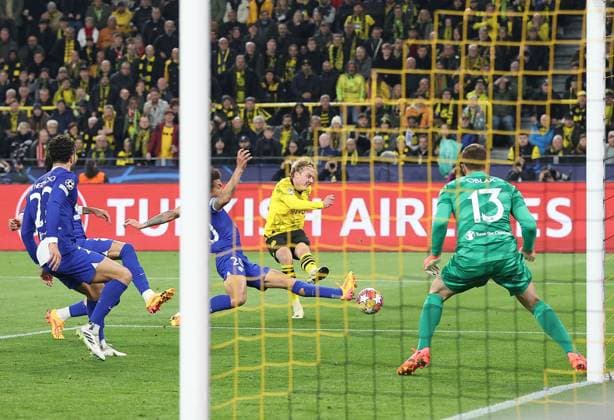 Julian Brandt of Borussia Dortmund scores the opening goal Borussia Dortmund v Atletico Madrid, UEFA Champions League, Quarter Final, Second Leg, Football, Signal Iduna Park, Dortmund, Germany - 16 Apr 2024 EDITORIAL USE ONLY No use with unauthorised audio, video, data, fixture lists, club league logos or live services. Online in-match use limited to 120 images, no video emulation. No use in betting, games or single club league player publications.  Copyright: xMichaelxZemanek Shutterstockx 14434932k