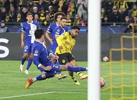 Jadon Sancho of Borussia Dortmund scores his sides second goal Borussia Dortmund v Atletico Madrid, UEFA Champions League, Quarter Final, Second Leg, Football, Signal Iduna Park, Dortmund, Germany - 16 Apr 2024 EDITORIAL USE ONLY No use with unauthorised audio, video, data, fixture lists, club league logos or live services. Online in-match use limited to 120 images, no video emulation. No use in betting, games or single club league player publications.  Copyright: xMichaelxZemanek Shutterstockx 14434932n