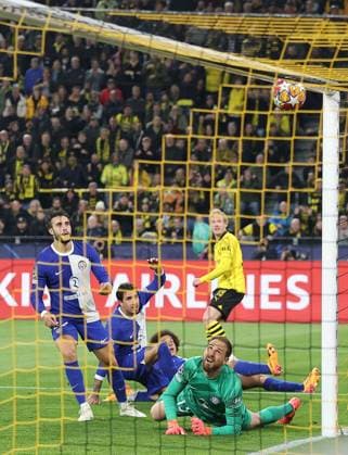 Jan Oblak of Atletico Madrid concedes first goal from Julian Brandt of Borussia Dortmund Borussia Dortmund v Atletico Madrid, UEFA Champions League, Quarter Final, Second Leg, Football, Signal Iduna Park, Dortmund, Germany - 16 Apr 2024 EDITORIAL USE ONLY No use with unauthorised audio, video, data, fixture lists, club league logos or live services. Online in-match use limited to 120 images, no video emulation. No use in betting, games or single club league player publications.  Copyright: xMichaelxZemanek Shutterstockx 14434932x