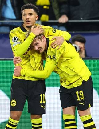Sport Bilder des Tages Julian Brandt of Borussia Dortmund celebrates scoring the opening goal with team-mate Jadon Sancho Borussia Dortmund v Atletico Madrid, UEFA Champions League, Quarter Final, Second Leg, Football, Signal Iduna Park, Dortmund, Germany - 16 Apr 2024 EDITORIAL USE ONLY No use with unauthorised audio, video, data, fixture lists, club league logos or live services. Online in-match use limited to 120 images, no video emulation. No use in betting, games or single club league player publications.  Copyright: xMichaelxZemanek Shutterstockx 14434932z