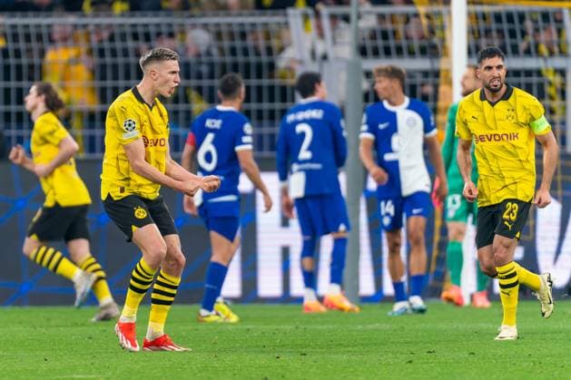 2024-04-16 Borussia Dortmund v Atletico Madrid - Quarter-final Second Leg - UEFA Champions League 2023 24 DORTMUND, GERMANY - APRIL 16: Nico Schlotterbeck of Borussia Dortmund celebrates after the team s first goal during the Quarter-final Second Leg - UEFA Champions League 2023 24 match between Borussia Dortmund and Atletico Madrid at Signal Iduna Park on April 16, 2024 in Dortmund, Germany. (Photo by Joris Verwijst BSR Agency) Dortmund Germany Content not available for redistribution in The Netherlands directly or indirectly through any third parties. Copyright: xBSRxAgencyx