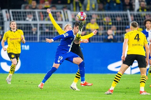 16 04 2024 Football, 2023 2024, UEFA Champions League, Quarter-finals, Borussia Dortmund Atletico Madrid L R Alvaro Borja Morata Martin Atletico Madrid , Julian Brandt Dortmund