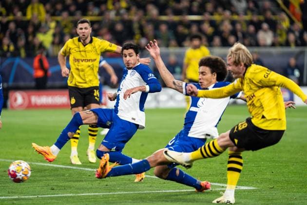 GER, UEFA Champions League, Borussia Dortmund vs AtlÃ tico Madrid Atletico Madrid 16 04 2024, Signal Iduna Park, Dortmund, GER, UEFA Champions League, Borussia Dortmund vs AtlÃ tico Madrid Atletico Madrid In the picture Goal kick to 1 0 by Julian Brandt BV Borussia Dortmund, 19 nordphotoxGmbHxx xChristianxSchulze nph000300