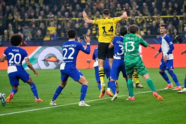16 04 2024, xjrdrx, Football UEFA Champions League, Borussia Dortmund Atletico Madrid emspor, v l Niclas Füllkrug Borussia Dortmund Cesar Azpilicueta Atletico Madrid Zweikampf, Aktion, action, battle for the ball Jan Oblak Atletico Madrid DFL DFB REGULATIONS PROHIBIT ANY USE OF PHOTOGRAPHS as IMAGE SEQUENCES and or QUASI VIDEO Dortmund