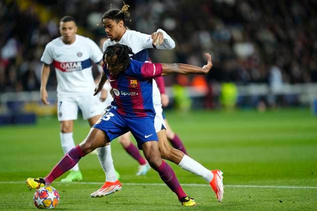 FC Barcelona, Barca v Paris Saint-Germain: Quarter-final Second Leg - UEFA Champions League 2023 24 Bradley Barcola right winger of PSG and France and Jules Kounde centre-back of Barcelona and France compete for the ball during the UEFA Champions League quarter-final second leg match between FC Barcelona and Paris Saint-Germain at Estadi Olimpic Lluis Companys on April 16, 2024 in Barcelona, Spain. Barcelona Spain  Copyright: xJosexBretonx originalFilename:breton-fcbarcel240416_npMBf.jpg
