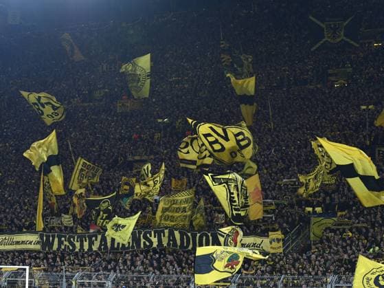 16 04 2024, Dortmund, Germany, Signal Iduna Park, Borussia Dortmund vs Atletico Madrid UEFA Champions League 2023 24 Quarter final Second Leg, Fans Dortmund with flags banners Photo Ralf Treese Dortmund Signal Iduna Park North Rhine Westphalia Germany 521_BVBATM20240416_023 Treese-521