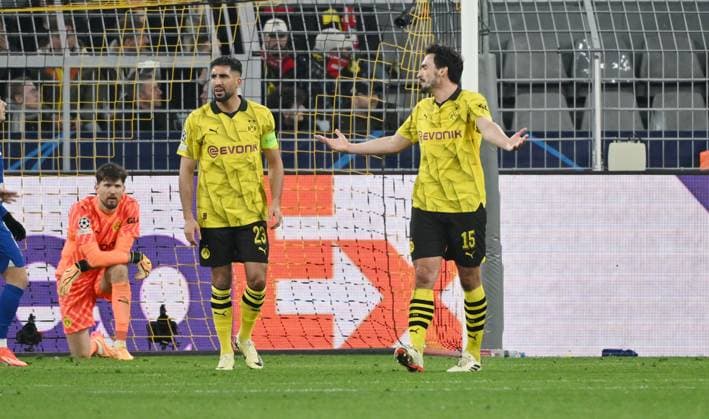 v re , Mats Hummels Borussia Dortmund , Emre Can Borussia Dortmund , Goalkeeper Gregor Kobel Borussia Dortmund after the 2 2 16 04 2024, Football Champions League, Season 2023 2024, Quarter-final second leg, Borussia Dortmund Atletico Madrid Dortmund Signal Iduna Park North Rhine-Westphalia Germany Team2
