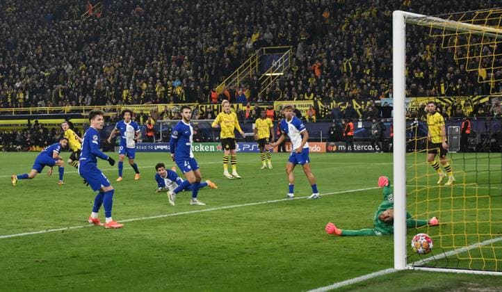 Marcel Sabitzer Borussia Dortmund , left back scores the goal for 4 2 16 04 2024, Football Champions League, season 2023 2024, quarter-final second leg, Borussia Dortmund Atletico Madrid Dortmund Signal Iduna Park Nordrhein Westfalen Germany Team2
