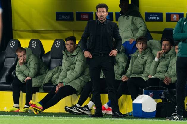 2024-04-16 Borussia Dortmund v Atletico Madrid - Quarter-final Second Leg - UEFA Champions League 2023 24 DORTMUND, GERMANY - APRIL 16: Coach Diego Simeone of Atletico Madrid looks on during the Quarter-final Second Leg - UEFA Champions League 2023 24 match between Borussia Dortmund and Atletico Madrid at Signal Iduna Park on April 16, 2024 in Dortmund, Germany. (Photo by Joris Verwijst BSR Agency) Dortmund Germany Content not available for redistribution in The Netherlands directly or indirectly through any third parties. Copyright: xBSRxAgencyx
