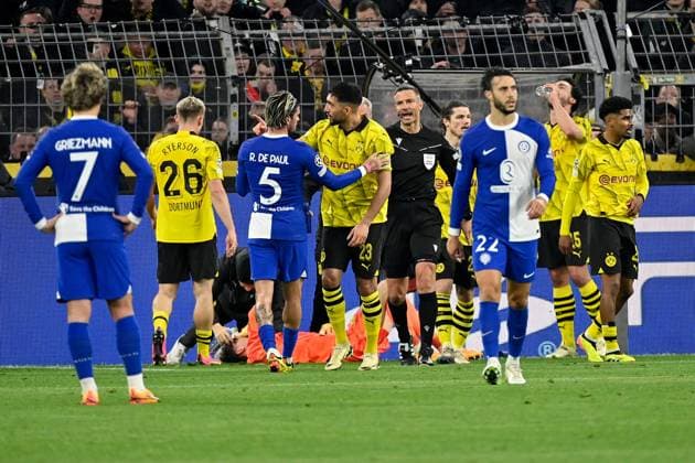 16 04 2024, xjrdrx, football UEFA Champions League, Borussia Dortmund Atletico Madrid emspor, v l pack formation after clash Cesar Azpilicueta Atletico Madrid with Gregor Kobel Borussia Dortmund Rodrigo de Paul Atletico Madrid Emre Can Borussia Dortmund gesticulates gives instructions with arms gesticulates gives instructions, gesticulate DFL DFB REGULATIONS PROHIBIT ANY USE OF PHOTOGRAPHS as IMAGE SEQUENCES and or QUASI VIDEO Dortmund