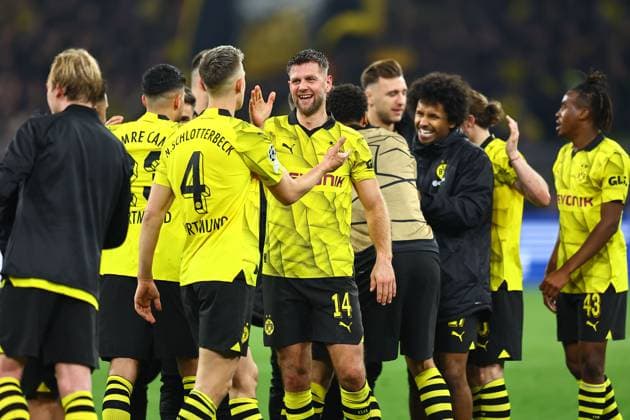 Sport Bilder des Tages Niclas Fullkrug of Borussia Dortmund celebrates after the match Borussia Dortmund v Atletico Madrid, UEFA Champions League, Quarter Final, Second Leg, Football, Signal Iduna Park, Dortmund, Germany - 16 Apr 2024 EDITORIAL USE ONLY No use with unauthorised audio, video, data, fixture lists, club league logos or live services. Online in-match use limited to 120 images, no video emulation. No use in betting, games or single club league player publications. Copyright: xMichaelxZemanek Shutterstockx 14434932az