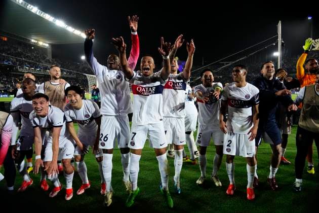 Sport Bilder des Tages FC Barcelona, Barca v Paris Saint-Germain: Quarter-final Second Leg - UEFA Champions League 2023 24 PSG players celebrates victory after the UEFA Champions League quarter-final second leg match between FC Barcelona and Paris Saint-Germain at Estadi Olimpic Lluis Companys on April 16, 2024 in Barcelona, Spain. Barcelona Spain  Copyright: xJosexBretonx originalFilename:breton-fcbarcel240416_np9yt.jpg