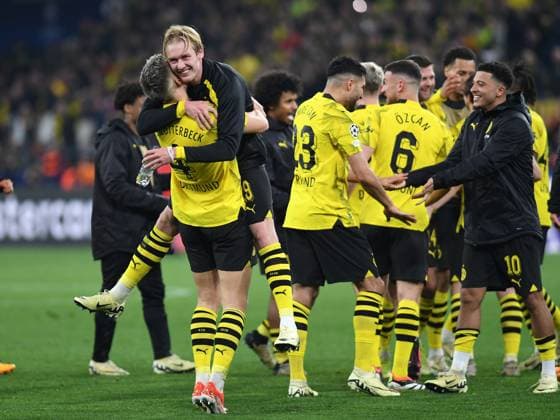 16 04 2024, Dortmund, Germany, Signal Iduna Park, Borussia Dortmund vs Atletico Madrid UEFA Champions League 2023 24 Quarter final Second Leg, Nico Schlotterbeck Borussia Dortmund and Julian Brandt Borussia Dortmund cheer, cheer, cheer Photo Ralf Treese Dortmund Signal Iduna Park North Rhine Westphalia Germany 521_BVBATM20240416_048 Treese-521