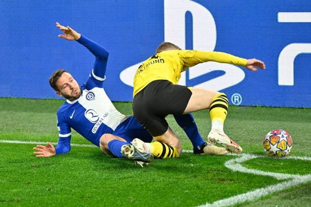 16 04 2024, xjrdrx, Football UEFA Champions League, Borussia Dortmund Atletico Madrid emspor, v l Saul Niguez Atletico Madrid Marco Reus Borussia Dortmund duel, action, action, battle for the ball DFL DFB REGULATIONS PROHIBIT ANY USE OF PHOTOGRAPHS as IMAGE SEQUENCES and or QUASI VIDEO Dortmund
