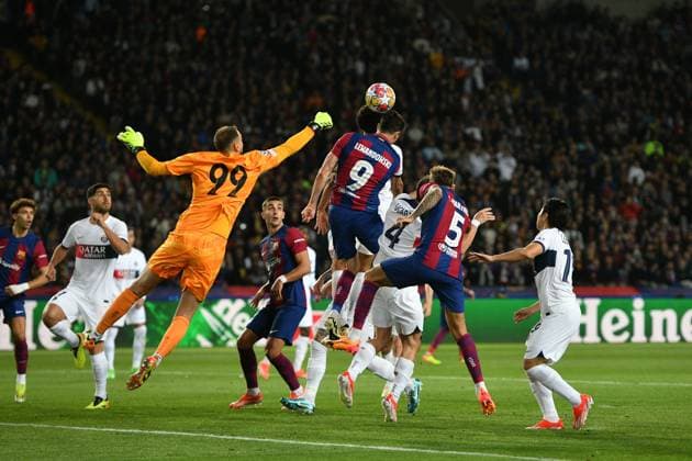 FC Barcelona, Barca v PARIS SAINT-GERMAIN OLIMPIC STADIUM LLUIS COMPANYS. MONTJUIC,BARCELONA. APRIL 16,2024 FC BARCELONA vs PARIS SAINT-GERMAIN April 16,2024 (99) Gianluigi Donnarumma (GK) of PSG vies with Robert Lewandowski (9) of FC Barcelona during the soccer match corresponding to the quarter-final tie of the Champions League between FC Barcelona and Paris Saint-Germain at Olimpic Stadium Lluis Companys of MontjuÃ¯c in Barcelona, Spain. Barcelona ESP Copyright: xS.xRosx