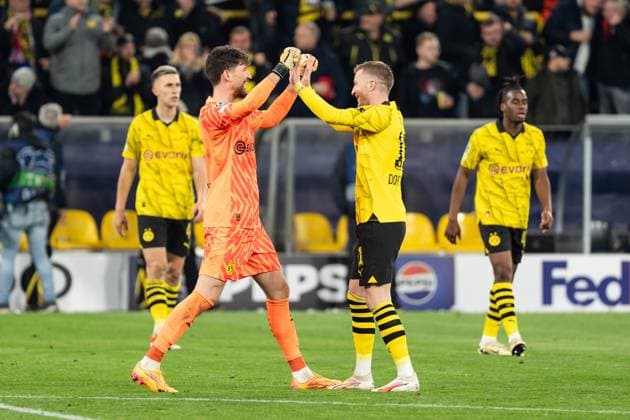 GER, UEFA Champions League, Borussia Dortmund vs AtlÃ tico Madrid Atletico Madrid 16 04 2024, Signal Iduna Park, Dortmund, GER, UEFA Champions League, Borussia Dortmund vs AtlÃ tico Madrid Atletico Madrid In the picture Gregor Kobel BV Borussia Dortmund, 1 Marco Reus BV Borussia Dortmund, 11 Cheering after the match, gestures, facial expressions, emotions, nordphotoxGmbHxx xChristianxSchulze nph000300
