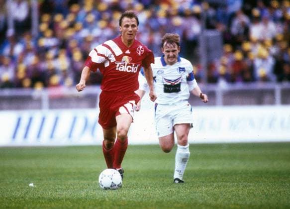 DFB Cup Final 1993 Bayer 04 Leverkusen Hertha BSC Berlin Amateurs 1 0 on 12 06 1993 in Berlin Andreas Thom LEV on the ball HM