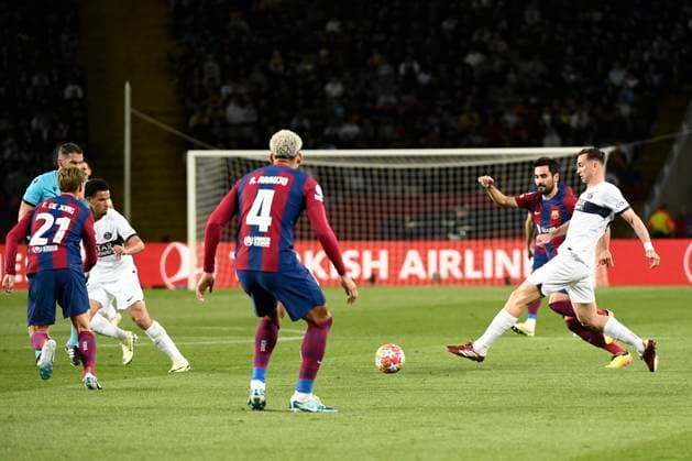 Fabien RUIZ (PSG) lors du quart de final retour de la Ligue des Champions opposant le FC Barcelona, Barca au Paris Saint Germain le 16 avril 2024 au Estadi Olimpic Lluis Companys a Barcelone, Espagne. FOOTBALL : FC Barcelone vs Paris Saint Germain - Ligue des Champions - 16 04 2024 ValentinaClaret Panoramic 