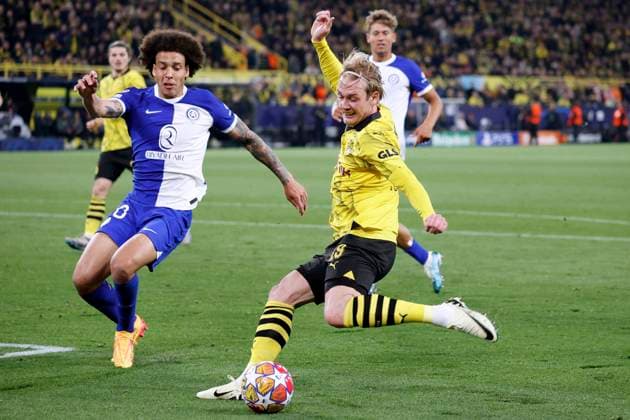 BRANDT Julian Team Borussia Dortmund scores the 1 0 lead against WITSEL Axel UEFA Championsleague season 2023 2024 match quarterfinal second leg BVB Atletico Madrid 4 2 on 16 04 2024 in Dortmund DFL REGULATIONS PROHIBIT ANY USE OF PHOTOGRAPHS as IMAGE SEQUENCES and or QUASI VIDEO Copyright: xLacixPerenyix
