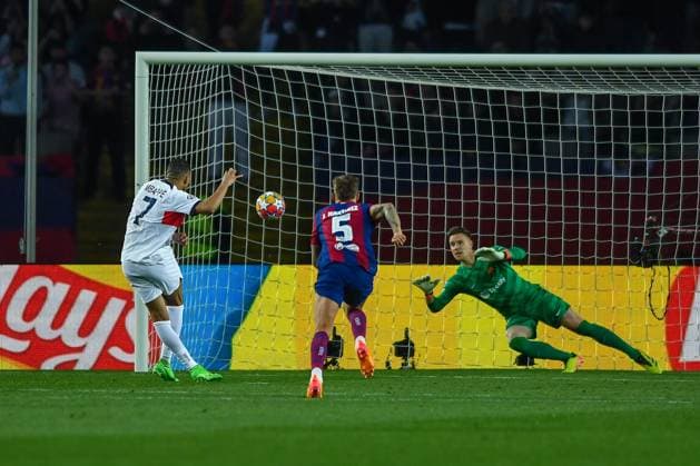FC Barcelona, Barca v PARIS SAINT-GERMAIN OLIMPIC STADIUM LLUIS COMPANYS. MONTJUIC,BARCELONA. APRIL 16,2024 FC BARCELONA vs PARIS SAINT-GERMAIN April 16,2024 (07) Kylian Mbappe of PSG scores his team s third goal during the soccer match corresponding to the quarter-final tie of the Champions League between FC Barcelona and Paris Saint-Germain at Olimpic Stadium Lluis Companys of MontjuÃ¯c in Barcelona, Spain. Barcelona ESP Copyright: xS.xRosx