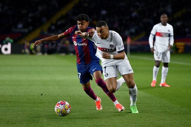 FC Barcelona, Barca v PARIS SAINT-GERMAIN OLIMPIC STADIUM LLUIS COMPANYS. MONTJUIC,BARCELONA. APRIL 16,2024 FC BARCELONA vs PARIS SAINT-GERMAIN April 16,2024 (07) Kylian Mbappe of PSG vies with Lamine Yamal (27) of FC Barcelona (left) during the soccer match corresponding to the quarter-final tie of the Champions League between FC Barcelona and Paris Saint-Germain at Olimpic Stadium Lluis Companys of MontjuÃ¯c in Barcelona, Spain. Barcelona ESP Copyright: xS.xRosx