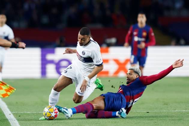 Kylian Mbappe (PSG), Ronald Araujo (Barcelona), APRIL 16, 2024 - Football Soccer : UEFA Champions League round of 8 2nd leg match between FC Barcelona, Barca 1-4 Paris Saint-Germain at the Estadi Olimpic Lluis Companys in Barcelona, Spain. Noxthirdxpartyxsales  (250393636)
