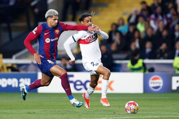 Ronald Araujo (Barcelona), Bradley Barcola (PSG), APRIL 16, 2024 - Football Soccer : UEFA Champions League round of 8 2nd leg match between FC Barcelona, Barca 1-4 Paris Saint-Germain at the Estadi Olimpic Lluis Companys in Barcelona, Spain. Noxthirdxpartyxsales  (250393713)