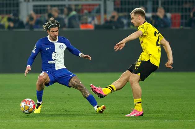 (240417) -- DORTMUND, April 17, 2024 -- Julian Ryerson (R) of Borussia Dortmund vies with Rodrigo De Paul of Atletico de Madrid during the UEFA Champions League quarterfinal 2nd Leg football match between Borussia Dortmund and Atletico de Madrid, in Dortmund, Germany, April 16, 2024. (Photo by Xinhua) (SP)GERMANY-DORTMUND-FOOTBALL-UEFA CHAMPIONS LEAGUE-DORTMUND VS ATLETICO DE MADRID JoachimxBywaletz 