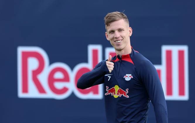 Sport Themen der Woche KW16 Sport Bilder des Tages Training RB Leipzig Bundesliga Leipzig, 16.04.2024, RB Trainingszentrum, Fussball, Bundesliga , RB Leipzig - Training , Im Bild: Dani Olmo (7, RB Leipzig) , *** Training RB Leipzig Bundesliga Leipzig, 16 04 2024, RB Training Center, Football, Bundesliga , RB Leipzig Training , In the picture Dani Olmo 7, RB Leipzig , Picture Point