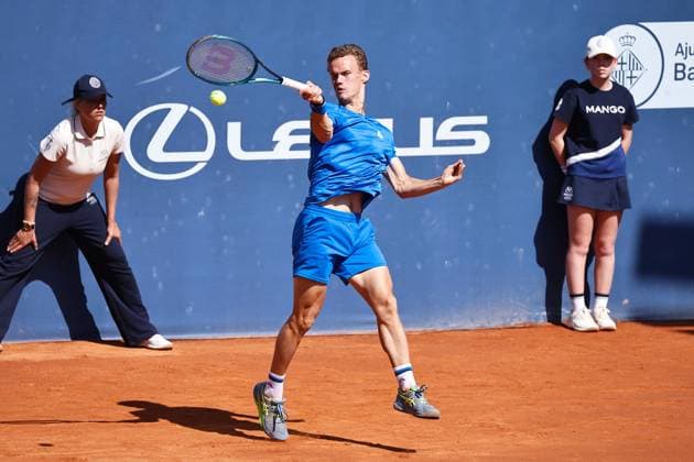 Luca Van Assche (FRA), APRIL16, 2024 - Tennis : Luca Van Assche during singles 1st round match against Zhizhen Zhang on the Barcelona Open Banc Sabadell tennis tournament at the Real Club de Tenis de Barcelona in Barcelona, Spain. Noxthirdxpartyxsales  (250413002)