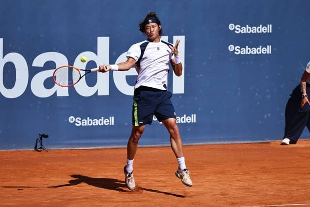 Zhizhen Zhang (CHN), APRIL16, 2024 - Tennis : Zhizhen Zhang during singles 1st round match against Luca Van Assche on the Barcelona Open Banc Sabadell tennis tournament at the Real Club de Tenis de Barcelona in Barcelona, Spain. Noxthirdxpartyxsales  (250415070)