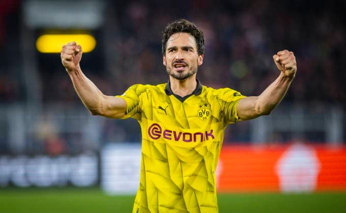 Dortmund Germany 16th Apr 2024 Final cheer Mats Hummels BVB Borussia Dortmund Atletico Madrid 16 04 2024