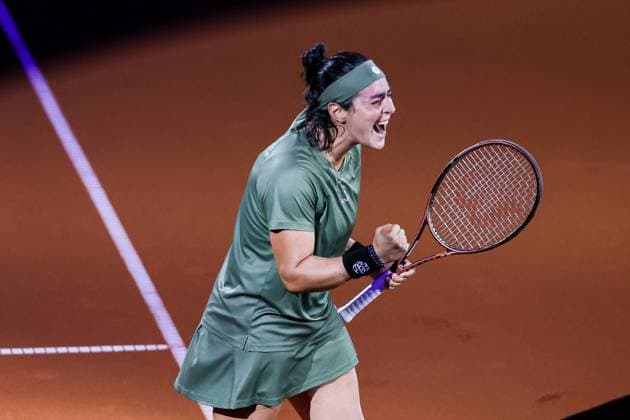 Ons Jabeur TUN win the match, has won the match Ekaterina Alexandrova RUS vs Ons Jabeur TUN GER Porsche Tennis Grand Prix GP Stuttgart 2024, Porsche Arena, 17 04 2024 GER Porsche Tennis Grand Prix GP Stuttgart 2024 Porsche Arena, 17 04 2024 Stuttgart Copyright: xEibner-Pressefoto RogerxBuerkex EP