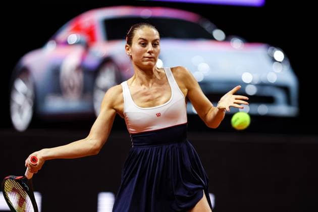 Marta Kostyuk UKR Marta Kostyuk UKR vs Laura Siegemund GER GER Porsche Tennis Grand Prix GP Stuttgart 2024, Porsche Arena, 17 04 2024 GER Porsche Tennis Grand Prix GP Stuttgart 2024 Porsche Arena, 17 04 2024 Stuttgart Copyright: xEibner-Pressefoto RogerxBuerkex EP