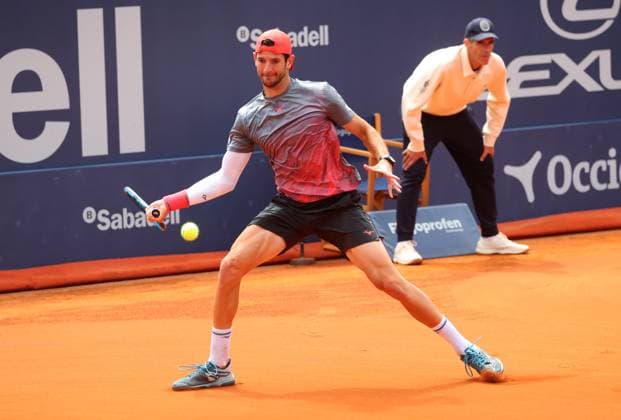 Barcelona Open Banc Sabadell 2024 - Day Three Andrea Vavassori is playing against Roberto Bautista Agut in the round of 32 of the Barcelona Open Banc Sabadell, 71st Conde de Godo Trophy, at the Real Club de Tennis Barcelona 1899, in Barcelona, Spain, on April 17, 2024. Barcelona Barcelona Spain  Copyright: xUrbanandsportx originalFilename:urbanandsport-barcelon240417_npw6R.jpg