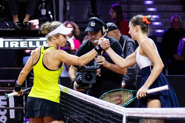 Laura Siegemund GER loses the match after a tough battle against Marta Kostyuk UKR Marta Kostyuk UKR vs Laura Siegemund GER GER Porsche Tennis Grand Prix GP Stuttgart 2024, Porsche Arena, 17 04 2024 GER Porsche Tennis Grand Prix GP Stuttgart 2024 Porsche Arena, 17 04 2024 Stuttgart Copyright: xEibner-Pressefoto RogerxBuerkex EP
