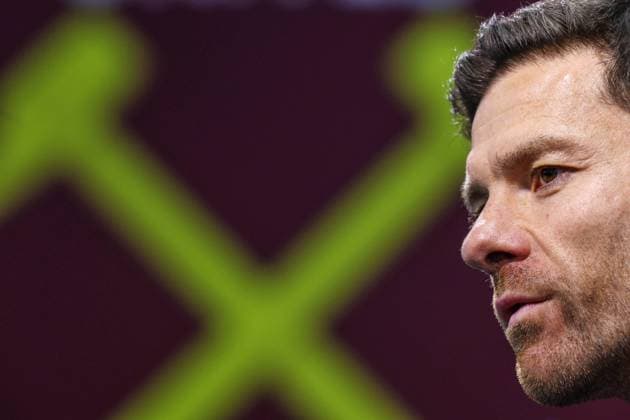 Leverkusen Pressekonferenz 17. April 2024, London EUROPA League Bayer 04 Leverkusen Pressekonferenz Leverkusen Cheftrainer Xabi Alonso Foto Charlotte Wilson Abseits London UK  Copyright: xCharlottexWilsonx xOffsidexOffside