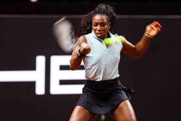 Coco Gauff USA Sachia Vickery USA vs Coco Gauff USA GER Porsche Tennis Grand Prix GP Stuttgart 2024, Porsche Arena, 17 04 2024 GER Porsche Tennis Grand Prix GP Stuttgart 2024 Porsche Arena, 17 04 2024 Stuttgart Copyright: xEibner-Pressefoto RogerxBuerkex EP