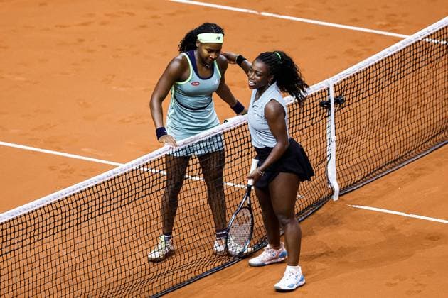 Coco Gauff USA win the match, wins the match against Sachia Vickery USA Hug at the net with Sachia Vickery USA Sachia Vickery USA vs Coco Gauff USA GER Porsche Tennis Grand Prix GP Stuttgart 2024, Porsche Arena, 17 04 2024 GER Porsche Tennis Grand Prix GP Stuttgart 2024 Porsche Arena, 17 04 2024 Stuttgart Copyright: xEibner-Pressefoto RogerxBuerkex EP