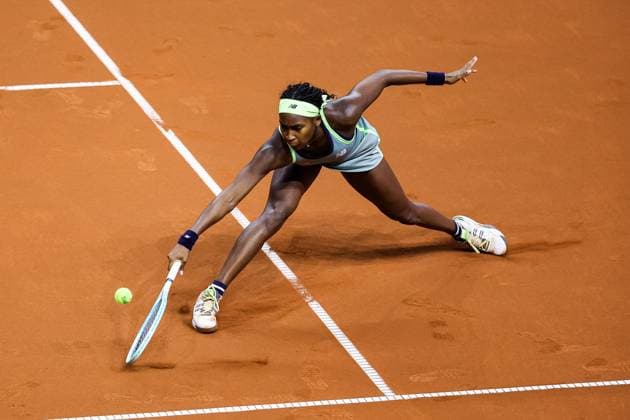 Coco Gauff USA fights for every point Sachia Vickery USA vs Coco Gauff USA GER Porsche Tennis Grand Prix GP Stuttgart 2024, Porsche Arena, 17 04 2024 GER Porsche Tennis Grand Prix GP Stuttgart 2024 Porsche Arena, 17 04 2024 Stuttgart Copyright: xEibner-Pressefoto RogerxBuerkex EP