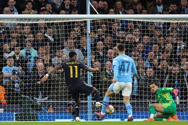 UEFA Champions League Quarter Final Manchester City v Real Madrid Rodrygo of Real Madrid scores to make it 0-1 during the UEFA Champions League Quarter Final Manchester City vs Real Madrid at Etihad Stadium, Manchester, United Kingdom, 17th April 2024 (Photo by Mark Cosgrove News Images) Manchester Etihad Stadium Manchester United, ManU Kingdom Copyright: xMarkxCosgrove NewsxImagesx