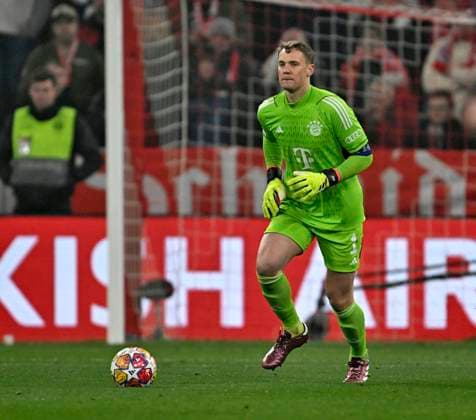17 04 2024, Football UEFA Championsleague 2023 2024 Quarterfinals, FC Bayern Munich FC Arsenal London, in the Allianz Arena Munich Goalkeeper Manuel Neuer FC Bayern Munich on the ball DFL and DFB regulations prohibit any use of photographs as image sequences and or quasi video