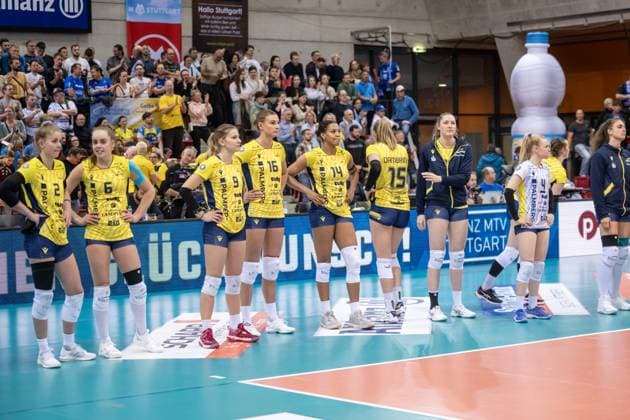 Disappointed Schwerin women Allianz MTV Stuttgart SSC Palmberg Schwerin, Sport, Volleyball Bundesliga, Women, VBL, Season 2023 24, German Championship Final Game 2, 17 04 2024, Stuttgart SCHARRena , DEU GER, Allianz MTV Stuttgart SSC Palmberg Schwerin, Volleyball, Bundesliga, easycredit VBL, German Championship Final Game 2, Season 2023 2024, 17 04 2024 Stuttgart Copyright: xSandyxDinkelackerx EP_SDR