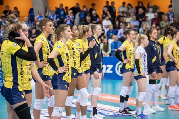 Visibly disappointed SSC Palmberg Schwerin Allianz MTV Stuttgart SSC Palmberg Schwerin, Sport, Volleyball Bundesliga, Frauen, VBL, Saison 2023 24, Deutsche Meisterschaft Finale Spiel 2, 17 04 2024, Stuttgart SCHARRena , DEU GER, Allianz MTV Stuttgart SSC Palmberg Schwerin, Volleyball, Bundesliga, easycredit VBL, Deutsche Meisterschaft Finale Spiel 2, Spielzeit 2023 2024, 17 04 2024 Stuttgart Copyright: xSandyxDinkelackerx EP_SDR