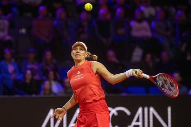 Angelique Kerber GER xettx, Germany, Stuttgart, 17 04 2024, Tennis, Porsche Tennis Grand Prix, Day 5, 2024, Round 1, E Raducanu A Kerber, Porsche Arena Photo A2 Bildagentur Peter Hartenfelser